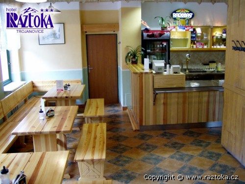 HOTEL R�ZTOKA *** TROJANOVICE